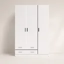01_studio_frontal.webp