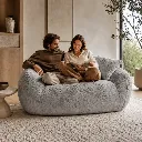 07-snug-loveseat-cinzento-duas-pessoas.webp