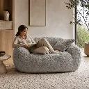06-snug-loveseat-cinzento-uma-pessoa.webp