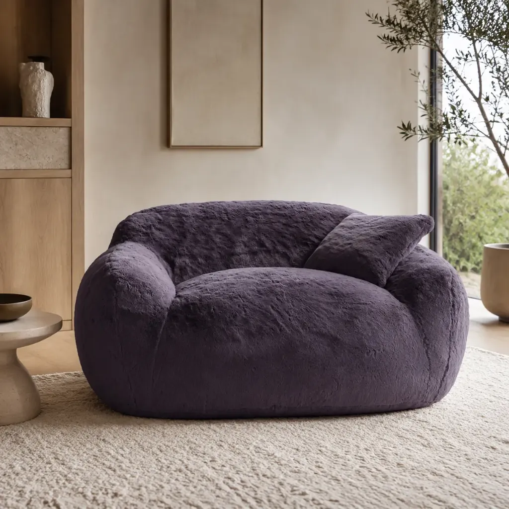 Snug Loveseat — Cadeirão em Pelo Sintético